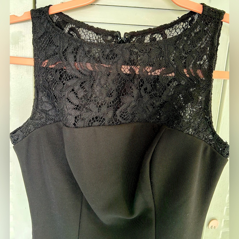 White House Black Market little black dress
Size 00p